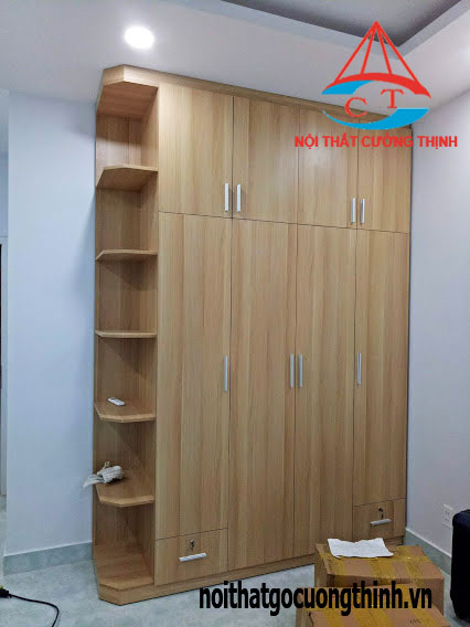 Mẫu tủ quần áo có 4 buồng và cánh cao kịch trần đẹp