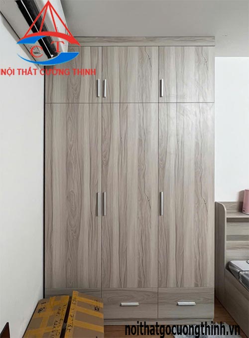 Mẫu tủ quần áo kịch trần xám vân gỗ công nghiệp đẹp hiện đại