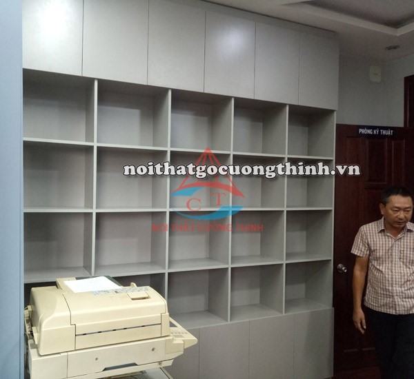 Tủ văn phòng mẫu đẹp gỗ Mdf phủ Melamine xám nhám sát trần ,12 cánh cửa mở và 20 ngăn đựng tài liệu