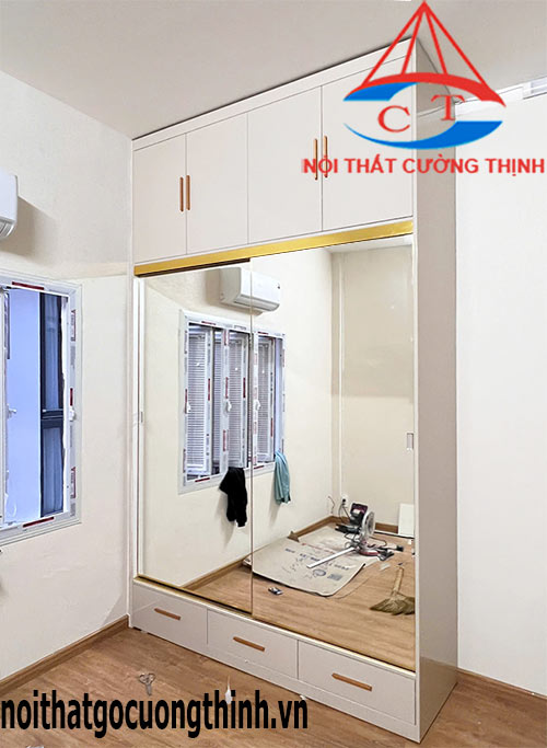 Mẫu tủ quần áo có gương cửa lùa màu trắng đẹp hiện đại
