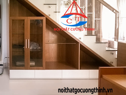 Tủ rượu đẹp dưới chân gầm cầu thang đa năng 