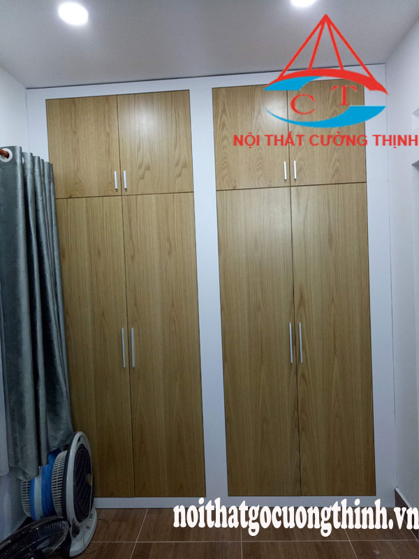 Đóng đồ gỗ chuyên nghiệp tại Quận Thủ Đức với mẫu tủ quần áo âm tường gỗ công nghiệp phủ Veneer Sồi, thùng gỗ Melamine