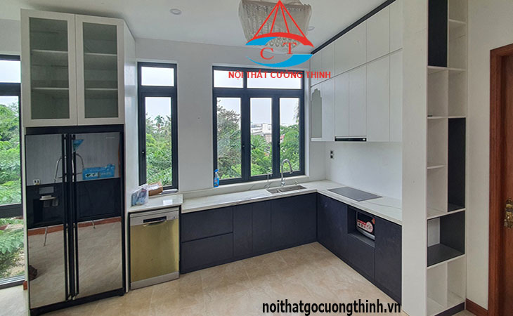 Mẫu tủ bếp đẹp và hiện đại gỗ HDF kết hợp nhựa