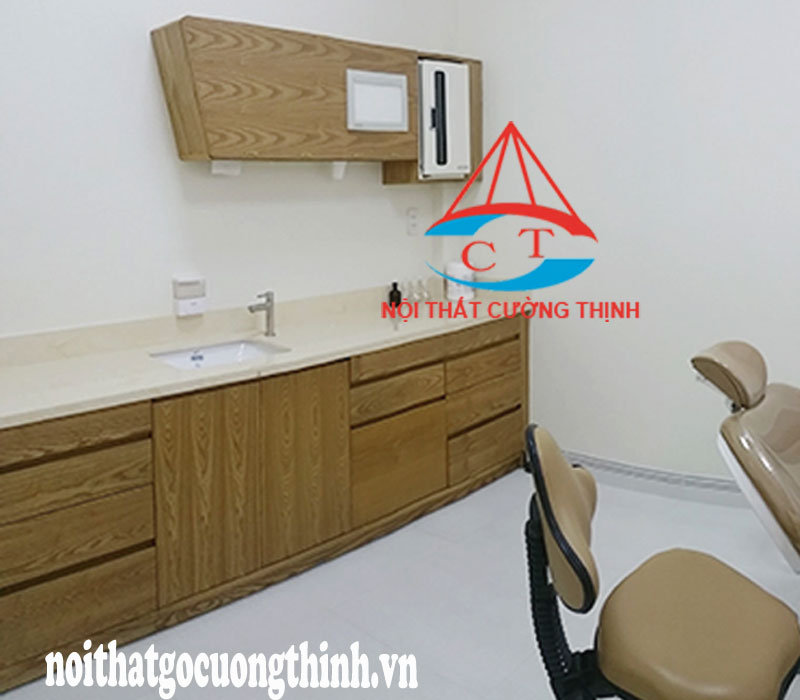 Tủ gỗ công nghiệp Veneer Sồi đựng dụng cụ nha khoa tại Quận Thủ Đức