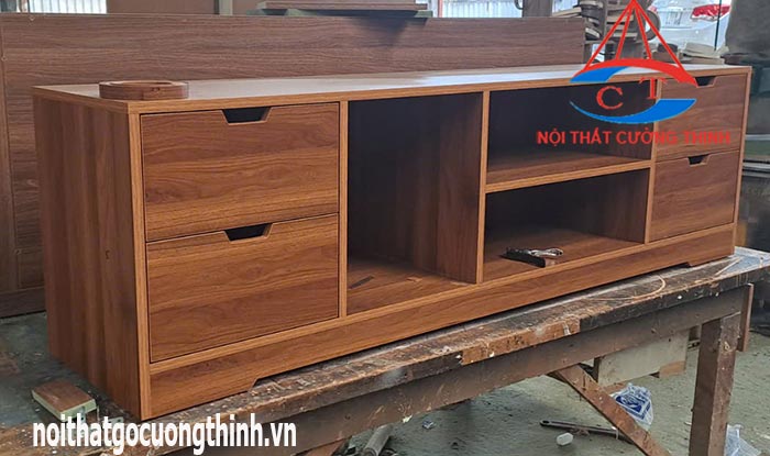 Tủ gỗ MDF để tivi nhỏ gọn nâu đỏ thanh lịch